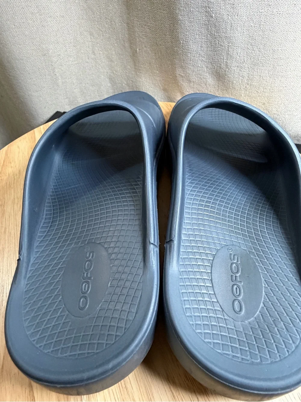 Oofos unisex Ooahh recovery sandals